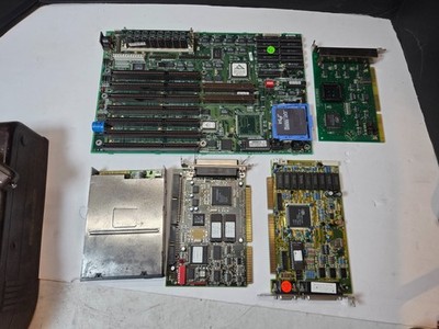 Vintage AMI Super voyager VLB-III motherboard w/486-dx2 cpu, RAM and boards