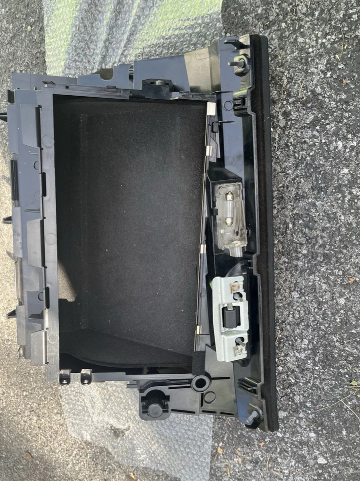 04-10 GUANTERA BMW X3 NEGRA E83 COMPARTIMENTO DE ALMACENAMIENTO TABLERO LADO PASAJERO OEM  Foto 2 de 4