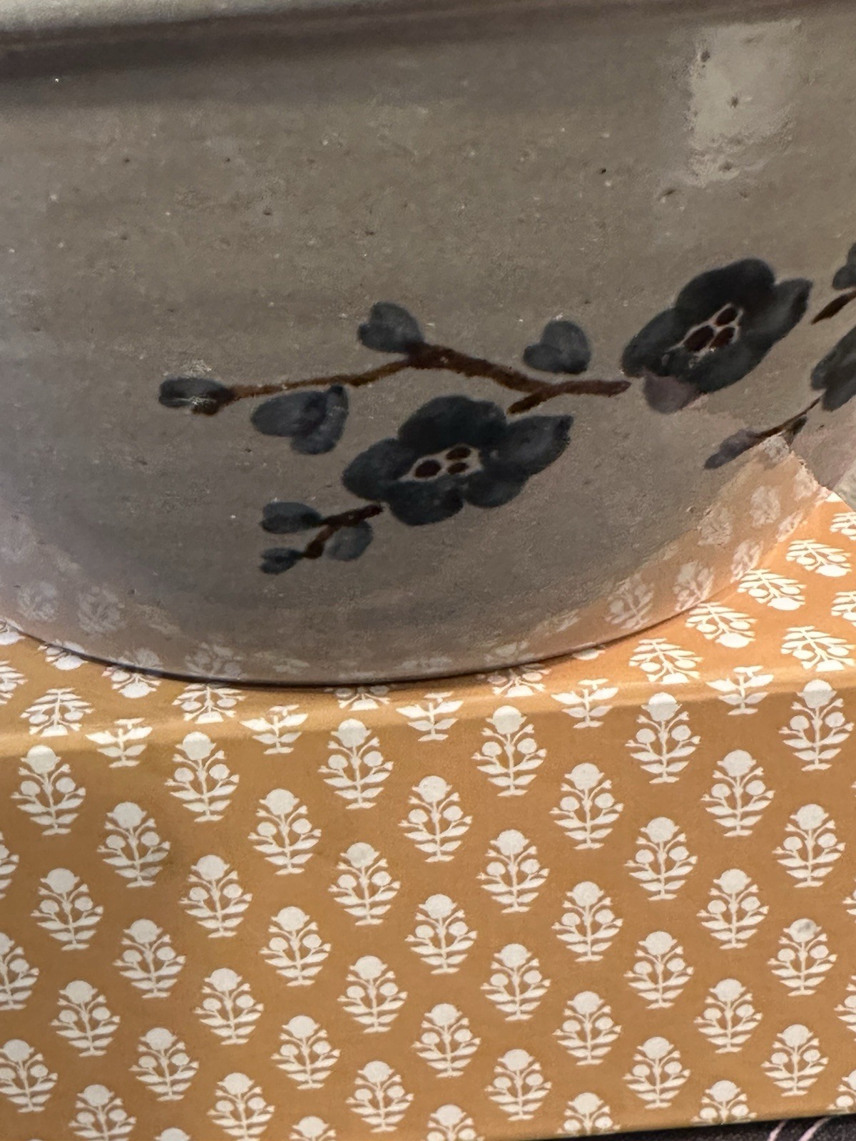 JUGTOWN WARE-Handled Mixing Bowl-w/Floral Design-c 1985-Salt Glazed Pottery-NICE