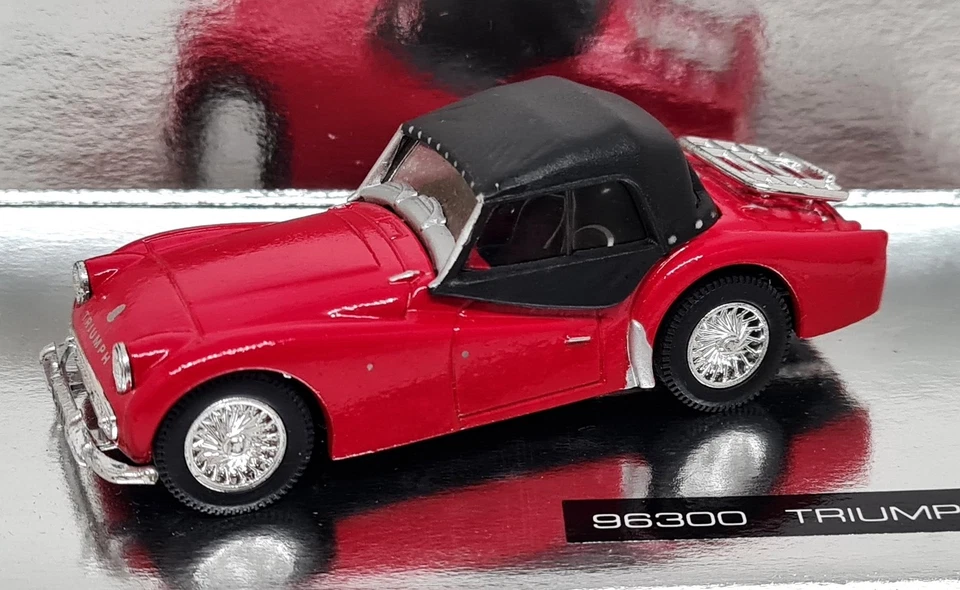 Corgi 1/43 Triumph TR3A Closed Convertible Red 96300 Diecast Model Car - Image 4 of 4