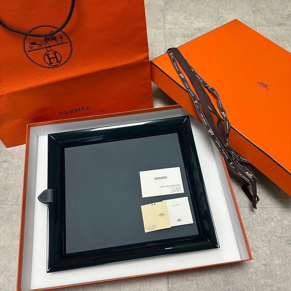 HERMES Blue Tray Atrium PM Lacquer Wood with Taurillon lys Magnet New - Image 2 of 4