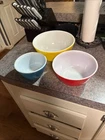 Vintage Pyrex nesting bowls primary colors Set Of 3