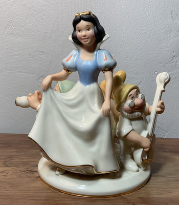 Disney s Snow White & Seven Dwarfs Lenox taper Candle Stick Holder 24k trim READ