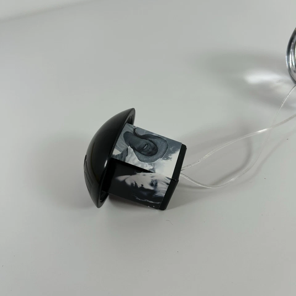 Umbra Fotoball Colgante Adorno Marco de Fotos Negro Transparente Reflectante Esférico Foto 4 de 4