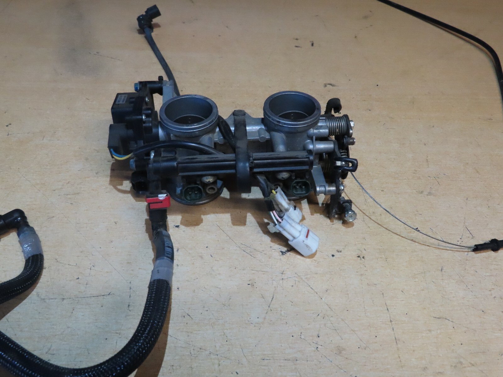 2010 Kawasaki KLE 650 Versys Carb Carburettor Throttle Body (B32) eBay