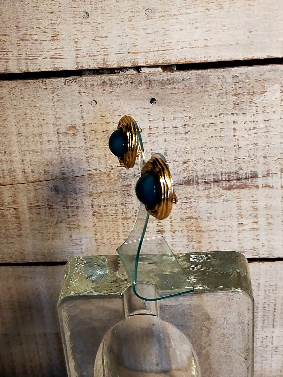 Boucles D'oreilles Clips Vintage Leritz - Métal Doré Avec Cabochon émeraude, Occasion Portée