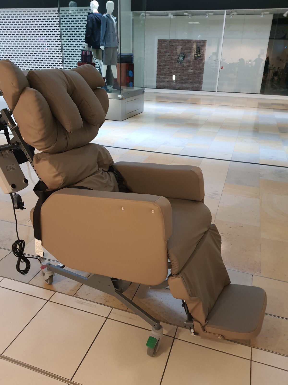 Tilt in Space Configura Advance Chair Cushion Air System Prevents