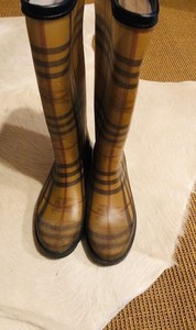 burberry rain boots womens