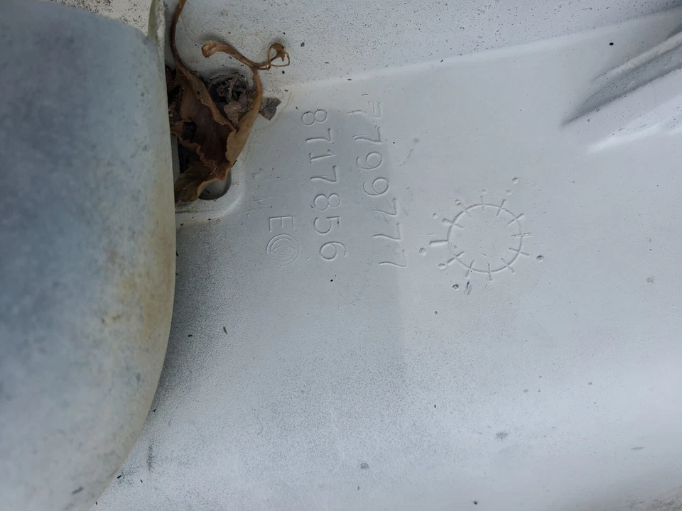 Extensión del panel trasero izquierdo Buick LeSabre Wildcat 1969 1970 7799777 OEM GM Foto 4 de 4