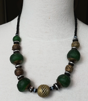 Collier Africain Traditionnel En Perles De Troc - Verre Multicolore - Bijou Ethnique Occasion