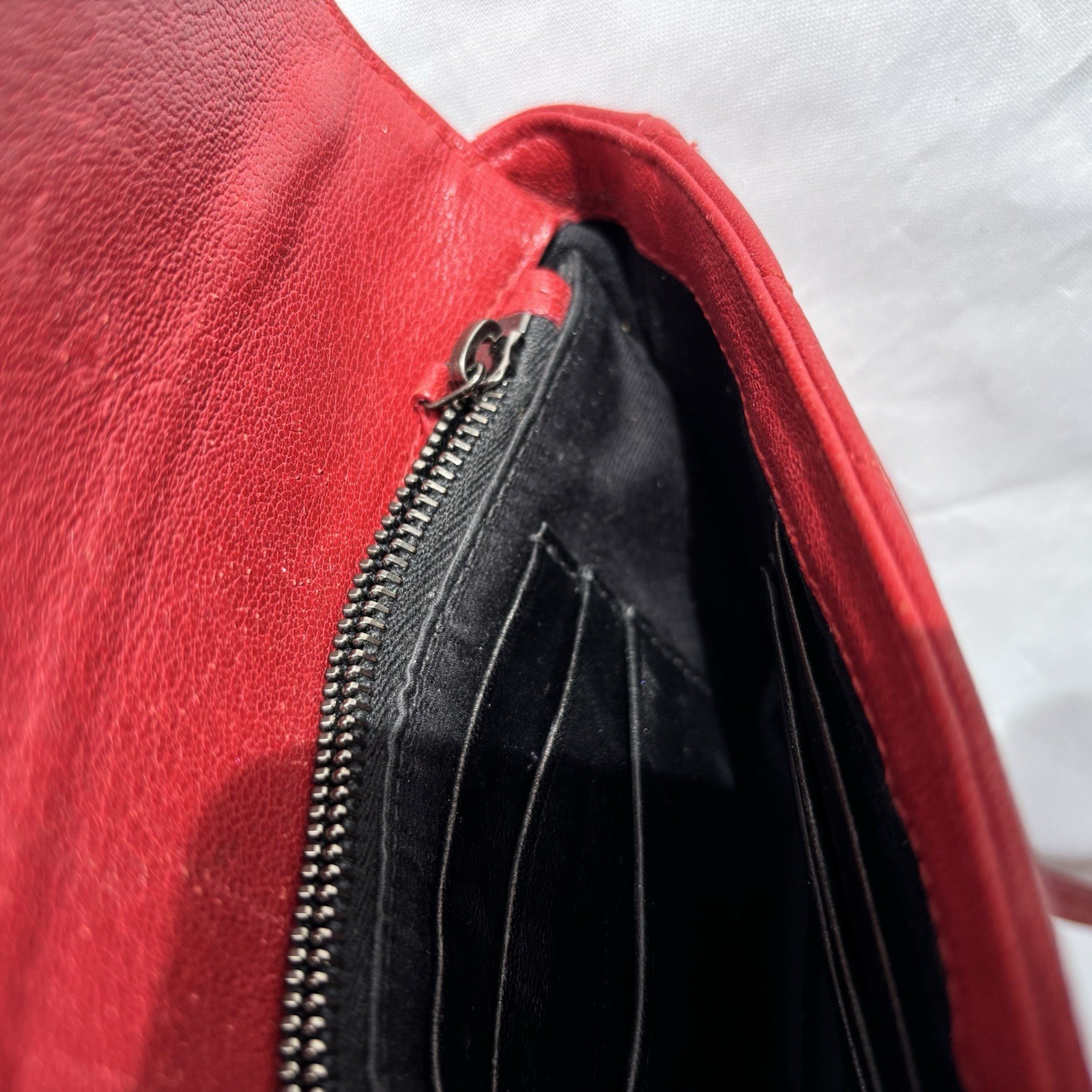 Borsa Yves Saint Laurent rossa Chevron trapuntata monogramma