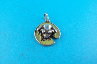 JAMES AVERY STERLING SILVER WITH GREEN ENAMEL FROG ON LILY PAD CHARM RETIRED CUT
