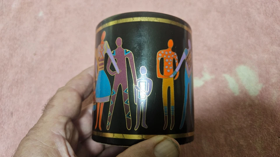 ‡ ☕ Taza de café Laurel Burch Familia del Mundo • De colección 1988 Hecha en Japón Foto 4 de 4