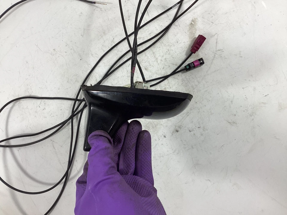 Antena de radio GPS techo aleta de tiburón Mercedes Benz C300 2008-2011 OEM. Foto 2 de 4