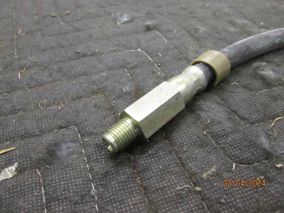 Manguera de freno delantera EIS SP4431 Chevrolet G10 G20 Van GMC G15 G1500 1968-1970 Foto 2 de 4