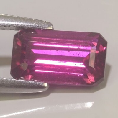 ***1.86CTS STUNNING SPARCLING NATURAL RHODOLITE GARNET- @REF VIDEO***