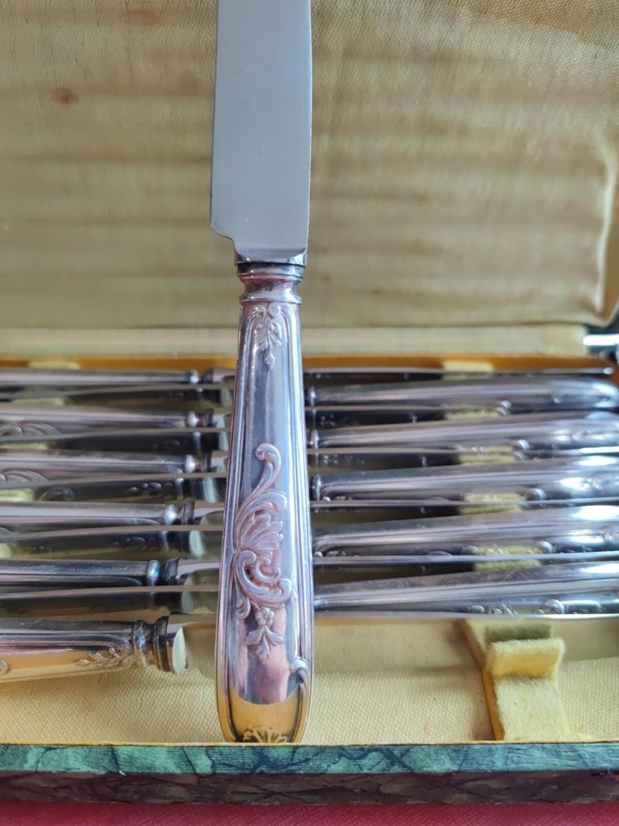 12 Couteaux de table métal argenté & Inox Modèle Louis XV Régence style