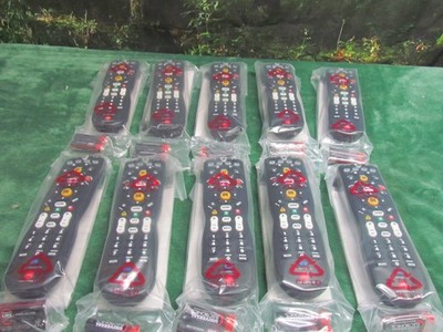 LOT OF 10- UNIVERSAL MOTOROLA TV REMOTE CONTROL DVD AUX STB REMOTE URC62440