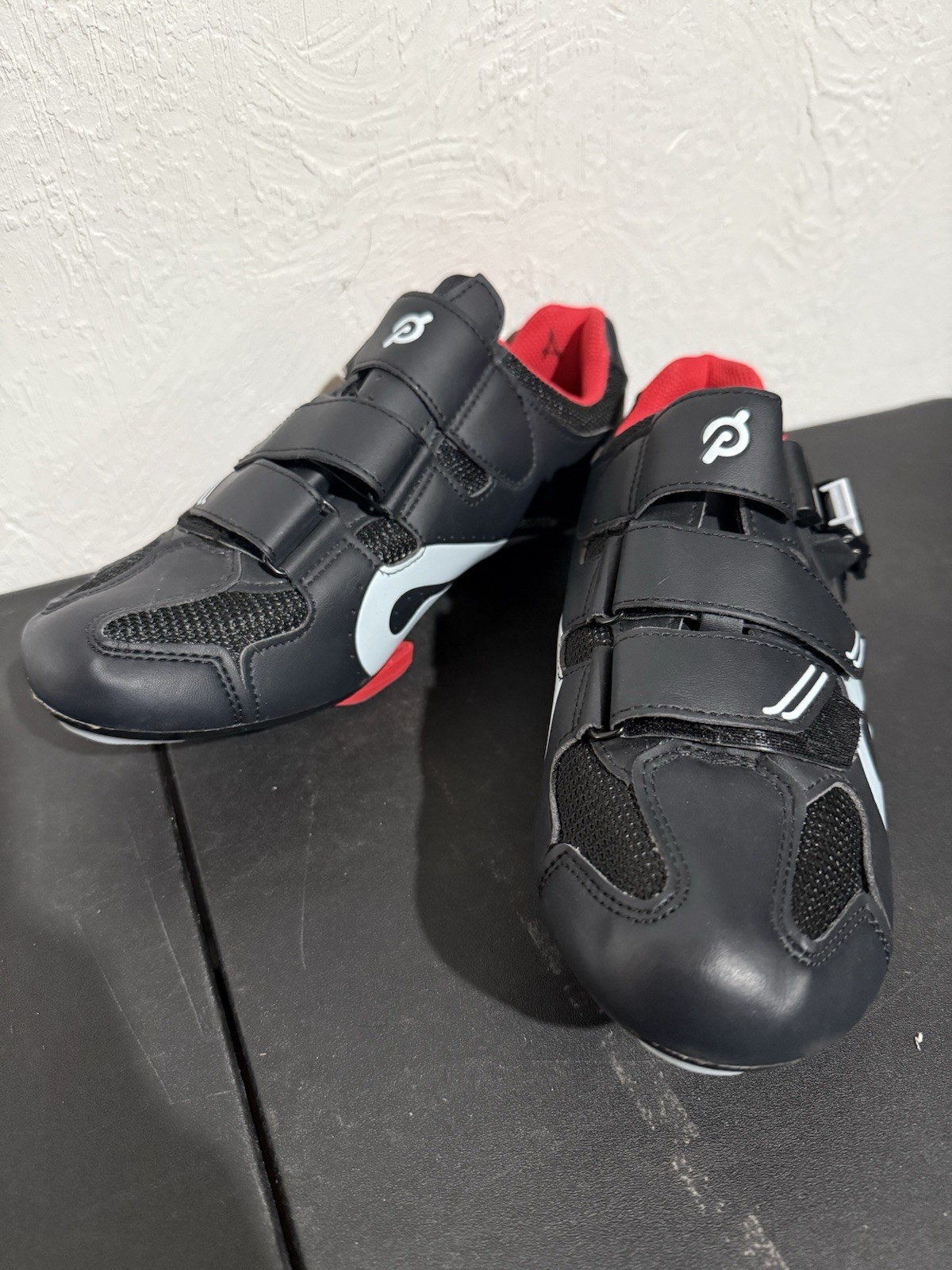 Peloton Cycling Shoes Size 42 US Men's Size 9 Black Red Strap Clip In
