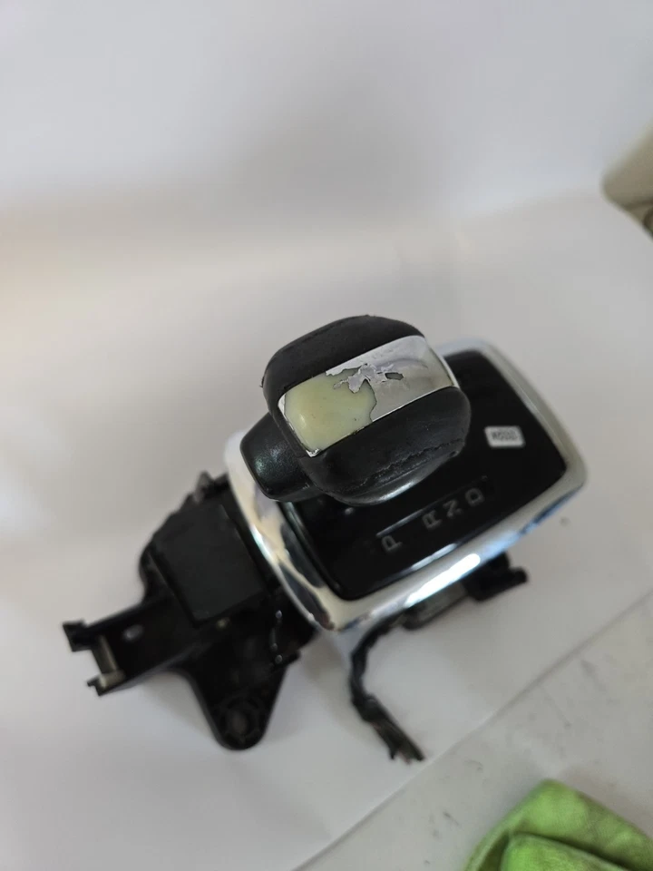 2010 2011 Ford Fusion 2010 Mercury Milan Palanca de cambios automática Foto 2 de 4