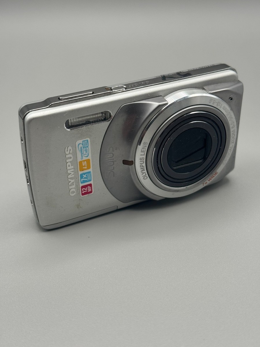 Olympus Stylus 7010 12MP Digital Camera 7x Optical Zoom - Silver