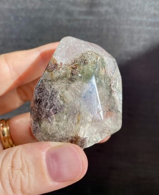 Kristall Garten Quarz Freeform Regenbogen Einschlüsse Reinheit besonders schön 91g
