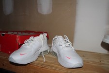 Nike Air Max Verona VDay White Pink Womens 8....