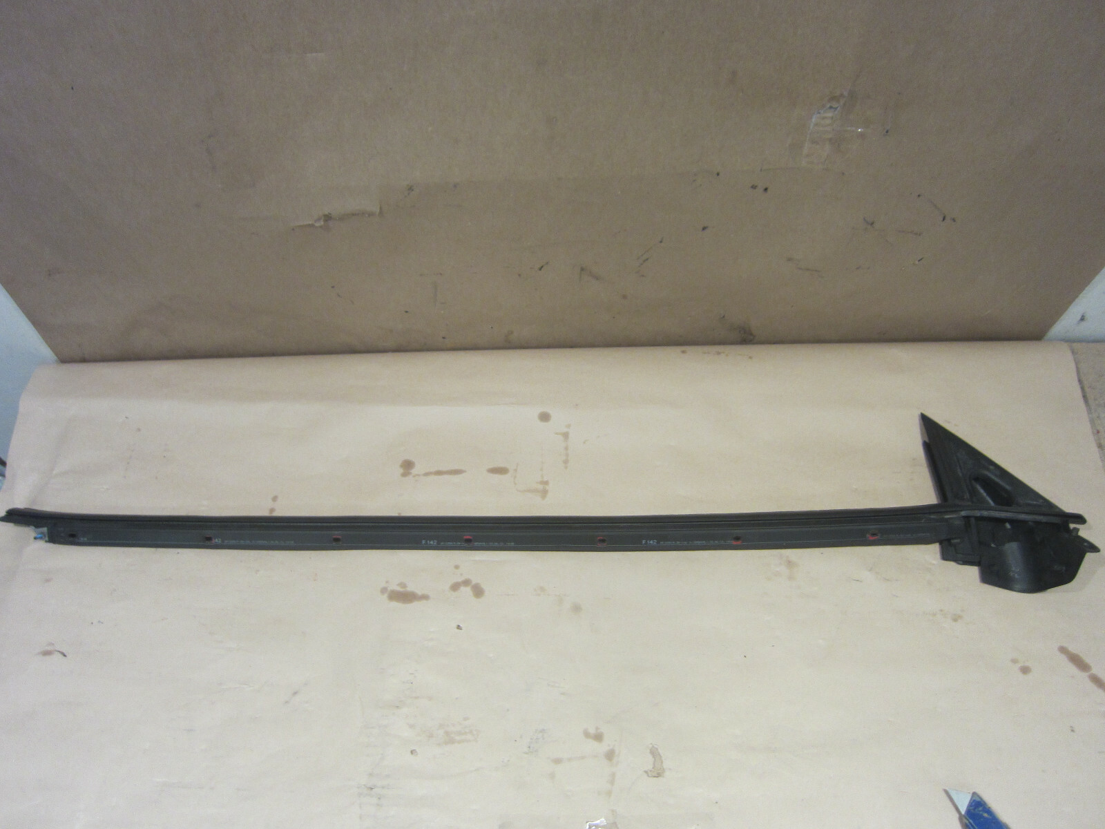 Ferrari 458 - RH Right Door Outer Edge Gasket Seal Rubber - P/N 81361200