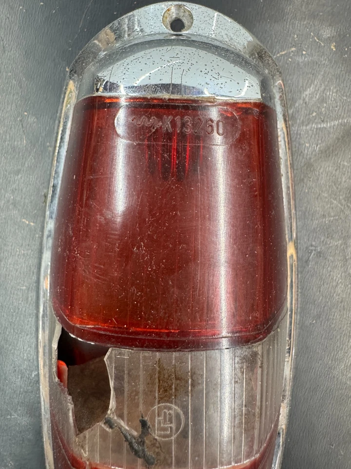 MERCEDES BENZ 190 SL / LANTERNA TRASEIRA / 1960-61-1962 - Imagem 4 de 4