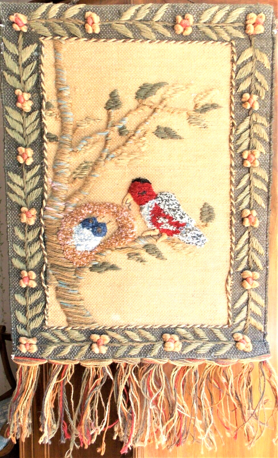 Tapisserie murale broderie artisanale ethnique Le Nid en laine beige