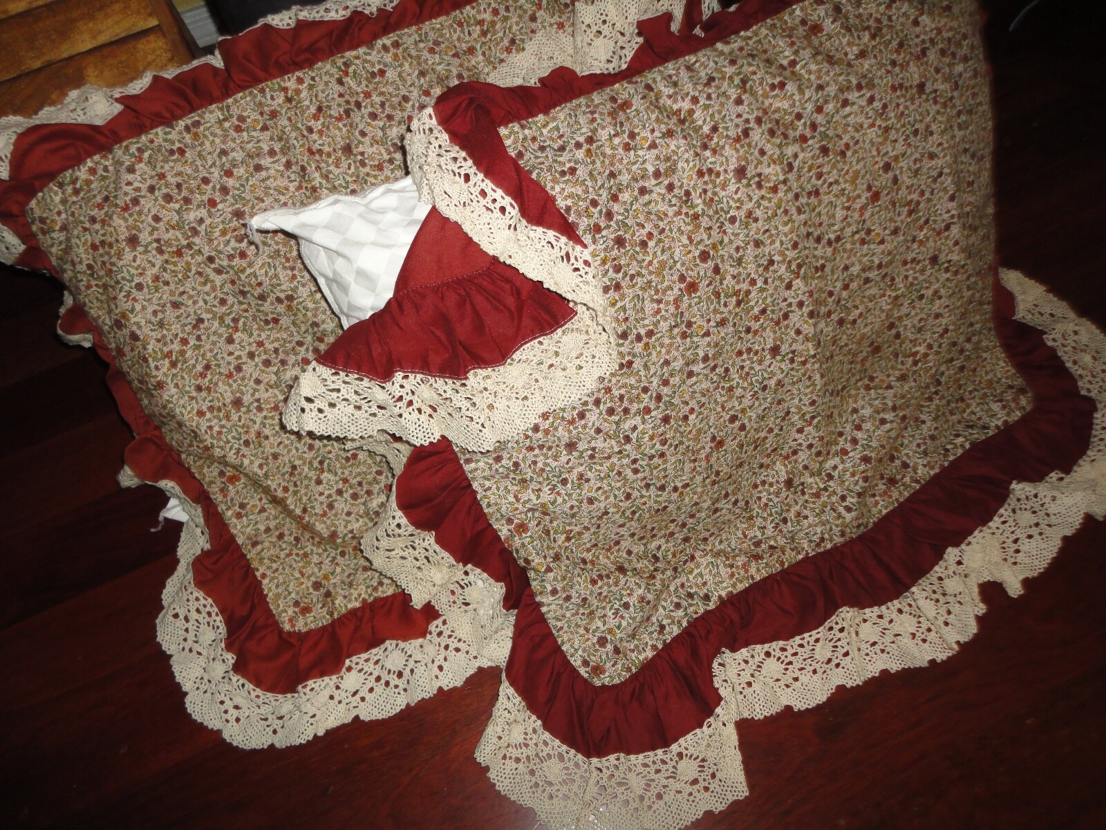 CROCHETED RUFFLED LACE BURNT ORANGE CREAM FLORAL (2) STANDARD PILLOW