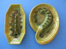 PAIR - vintage Royal Haeger Ceramic Ashtrays 1079 / 153 - EARTH GREENS - MINT