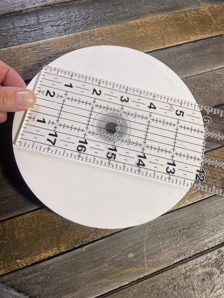 1 x Christian DIOR Holiday blanco satinado con rollo de cinta de letras doradas de 50 metros Foto 2 de 3