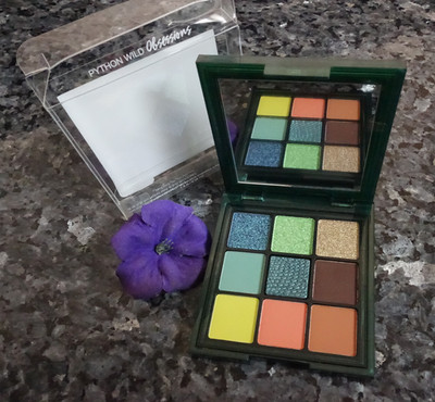 HUDA Beauty wild phyton eyeshadow palette new in box travel size 0.26oz