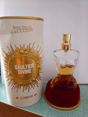 Jean Paul Gaultier Gaultier Divine Le Parfum Eau de Parfum Spray 30 ml