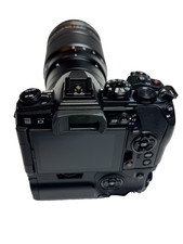 Olympus OM-D E-M1 Mark II 20.4MP Mirrorless Digital Camera Super Bundle Package 