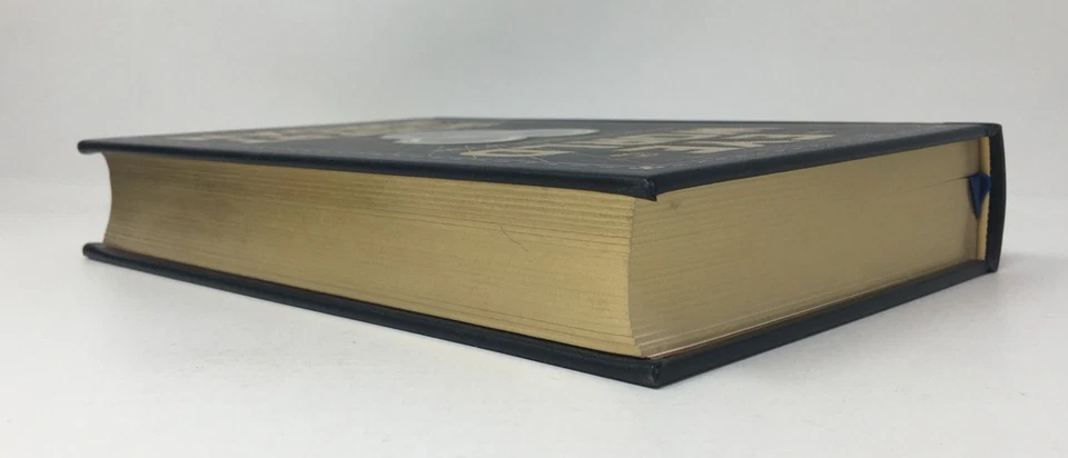 Книга Robert Jordan The Eye of the World B&N Wheel of Time в твердом переплете 1 - Изображение 4 из 4