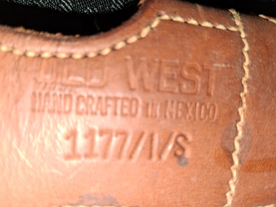 "Old West" brand, Leather shoulder holster..Great Condition - Image 2 of 4