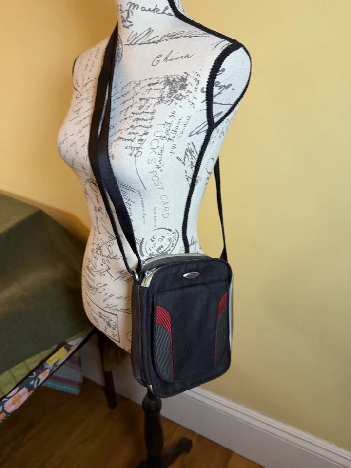 Tumi Ducati Collaboration Crossbody Shoulder Bag 6516RCE  Black & Red Axis Map - Image 2 of 4