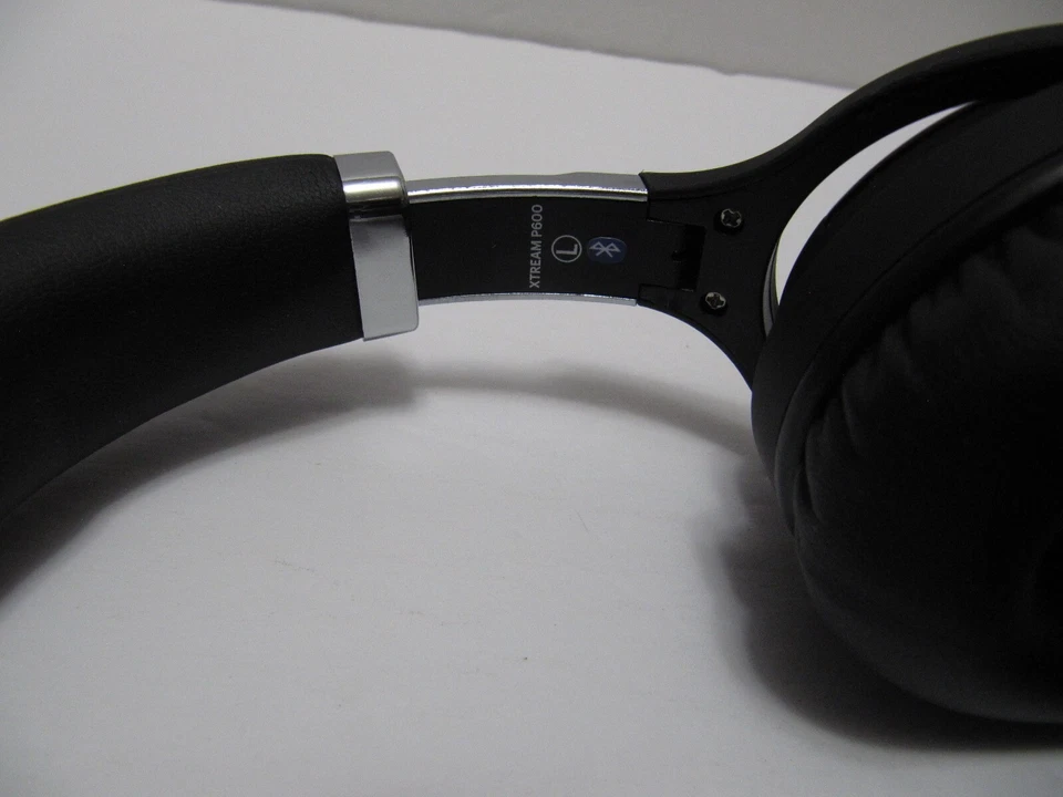 Adesso Xtream P600 Bluetooth active noise cancellation headphone Built in Mic - Image 3 of 4