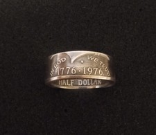 BICENTENNIAL HALF DOLLAR COIN RING. 40 SILVER. 1776-1976 DATED. SIZES 9 TO 14.