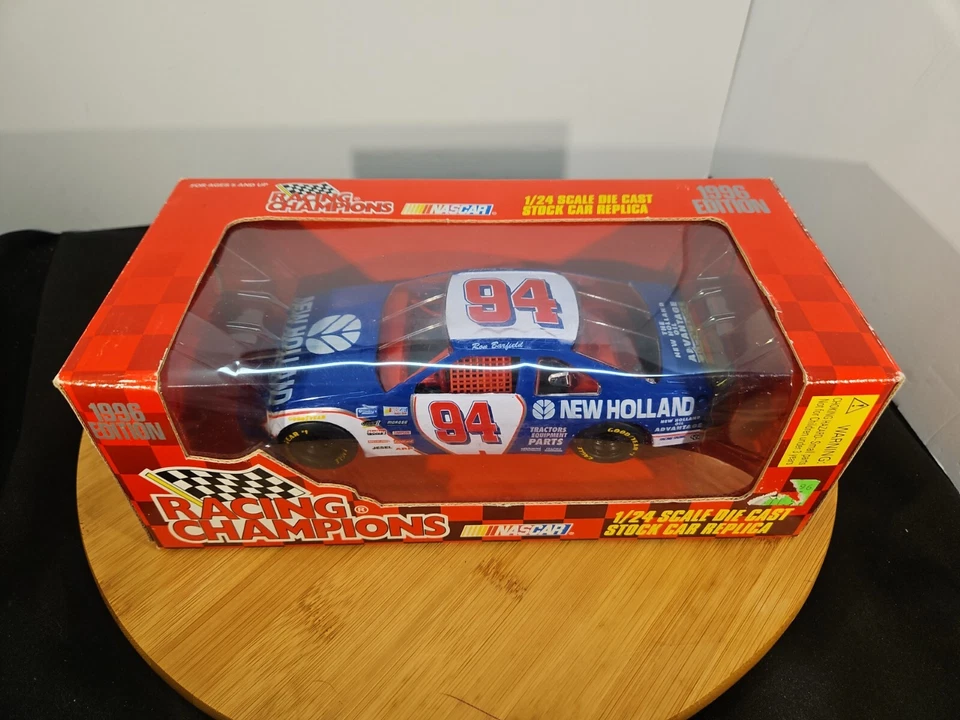 1996 Racing Champions Ron Barfield New Holland 1/24 Nascar Stock Car réplica - Imagem 3 de 4