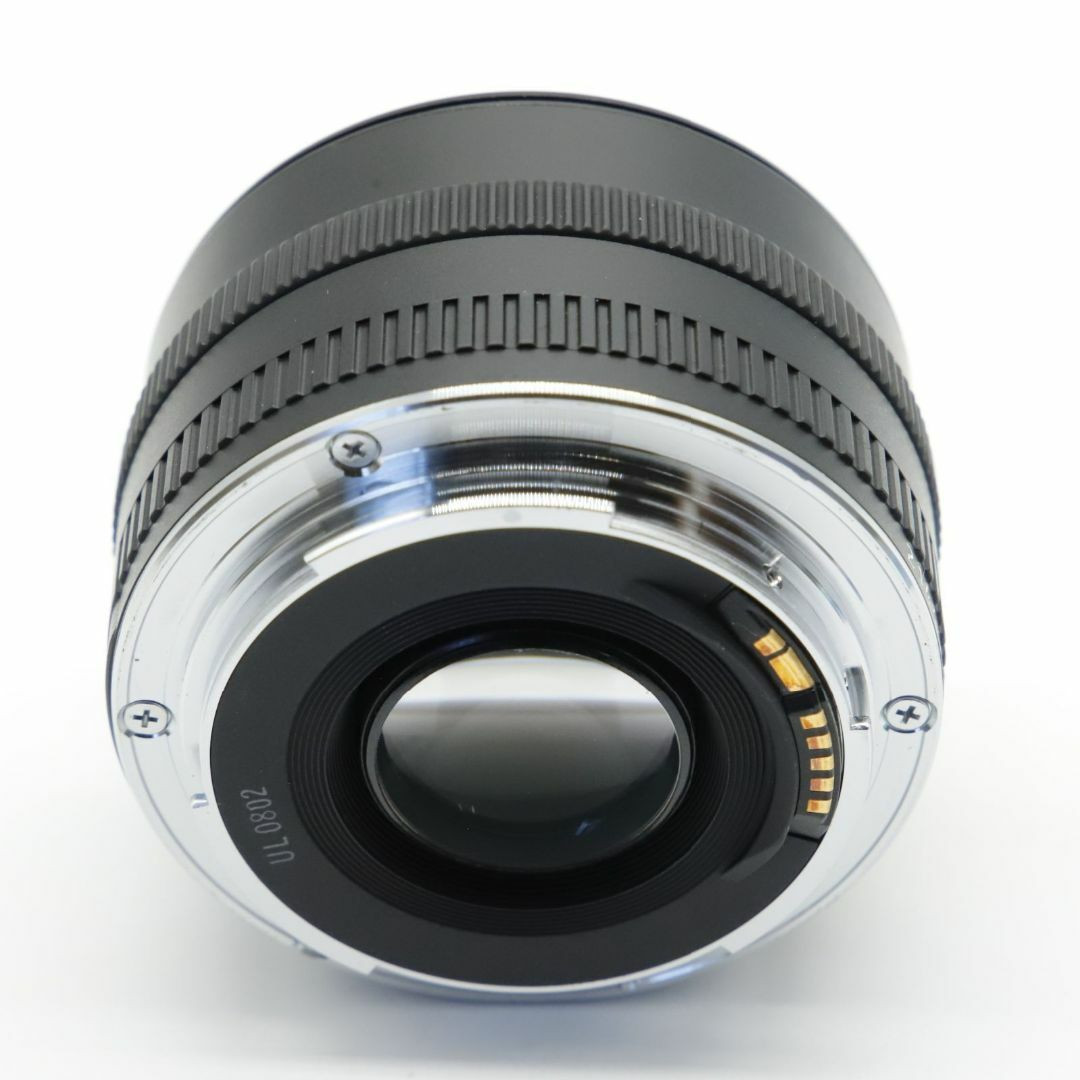 Almost brand new Canon single focus lens EF35mm F2 full size Almost brand new Canon single focus lens EF35mm F2 full size
