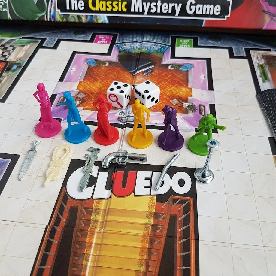 CLUEDO Board Game - Classic Murder Mystery Detective - COMPLETE - Hasbro 2015 - Image 3 of 4