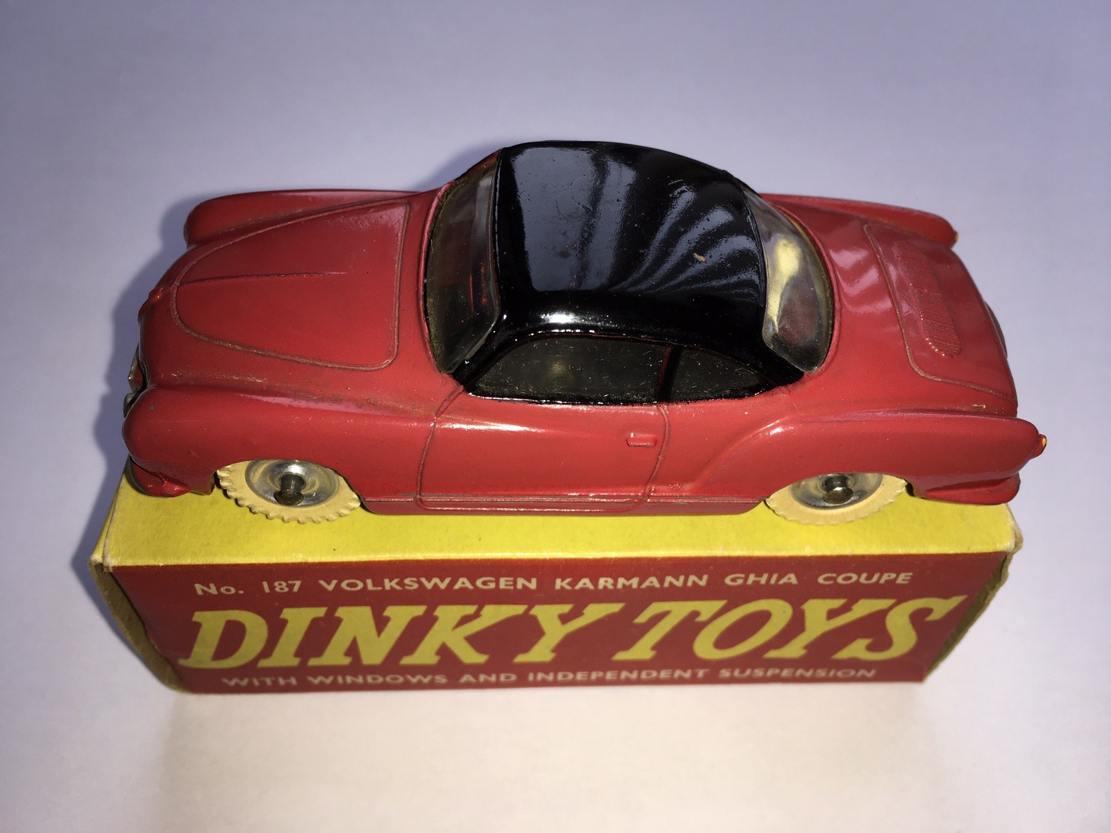 DINKY TOYS 187 VOLKSWAGEN Karmann Ghia Coupe Very near Mint Original box EUR 170,00 - FR