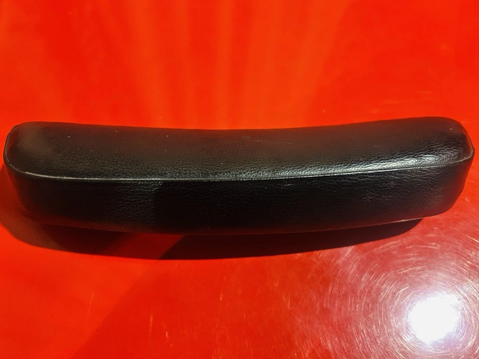 NOS Original Suzuki RG 500 / RG 400 黑色 座罩垫 - 完美 — 第 2/4 张图片