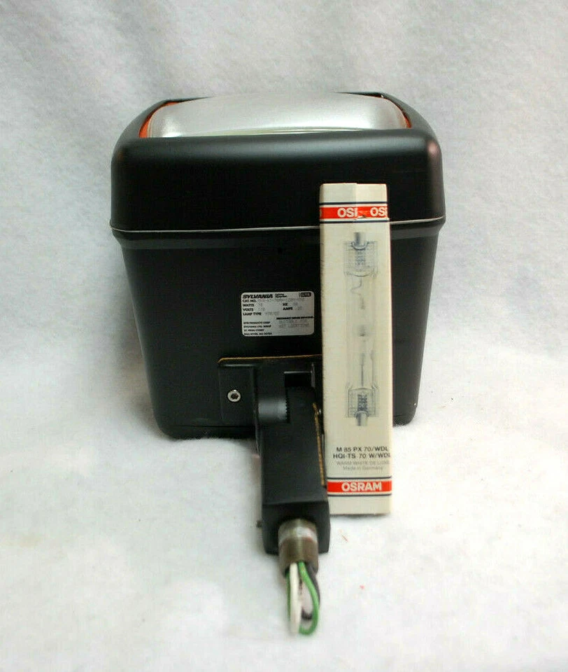 Proyector de haz de inundación grande Sylvania Multikat MK R-Series 70W 120V nuevo M4754 Foto 2 de 4