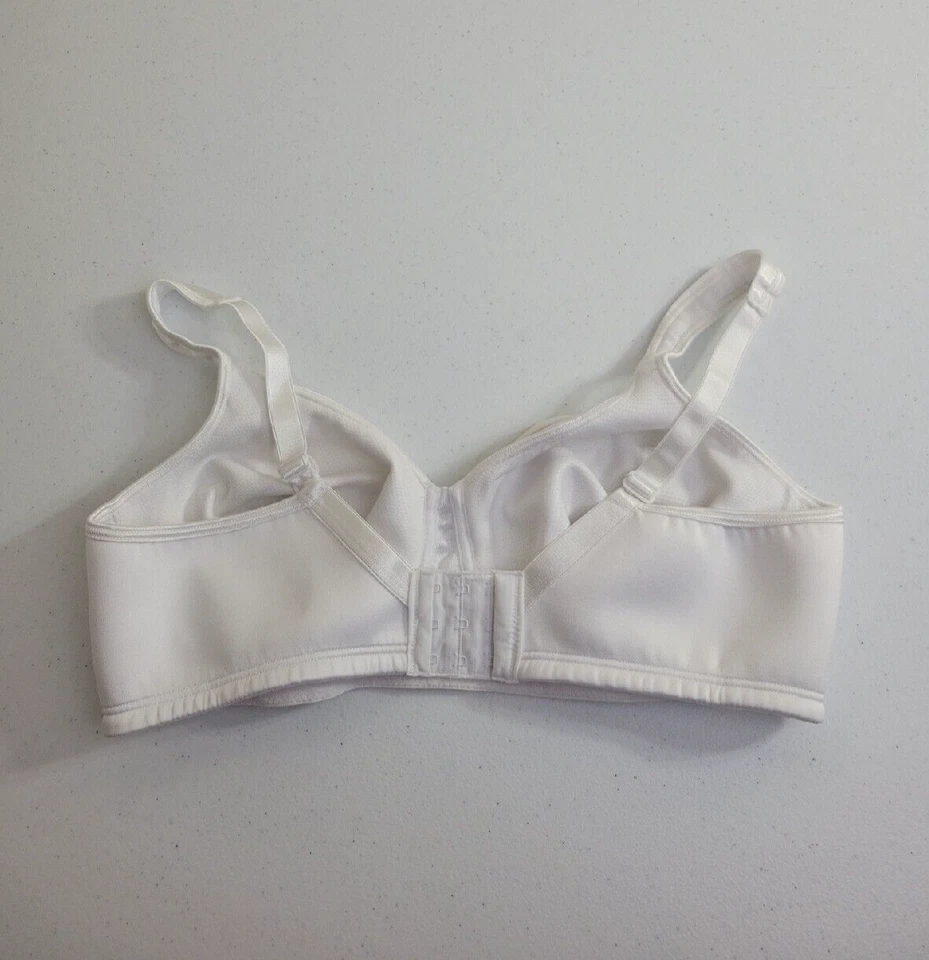 Playtex 18 Hour Wire Free T-Shirt Bra White Sleek & Smooth Full Figure Size 40C - Image 2 of 4