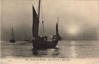 Old postcard Malo-les-Bains Moonrise at low tide (999803)