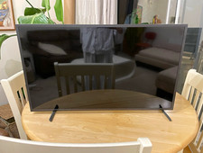 Samsung the frame QE32LS03TCU tv with cracked screen - for parts only